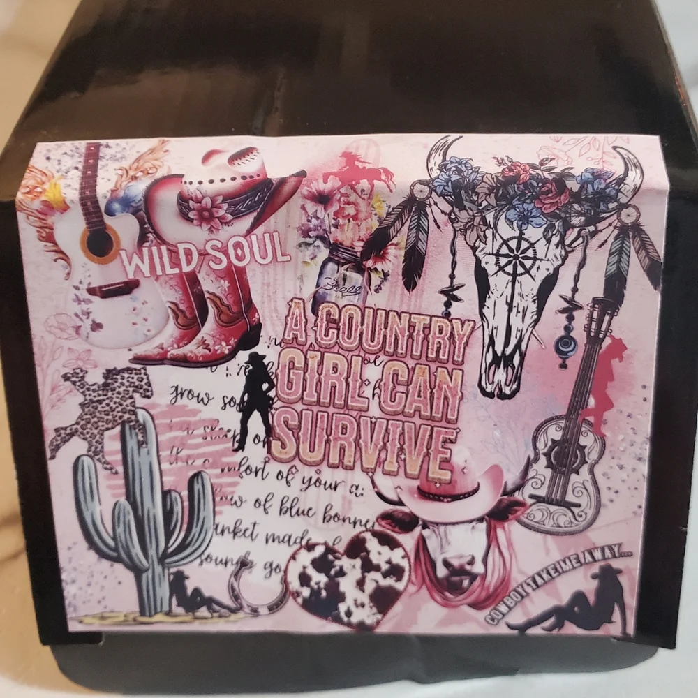 A COUNTRY GIRL CAN SURVIVE 20oz Tumbler with duo lids 🎉sale